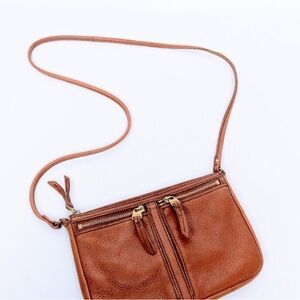 Elegant Tan Leather Crossbody Bag